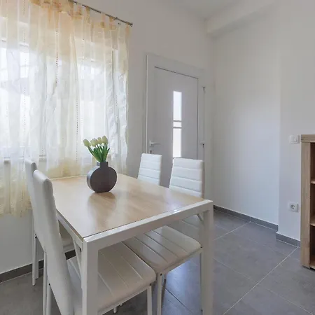 Apartment Stunning In Novigrad With Wifi Novigrad (Istria)