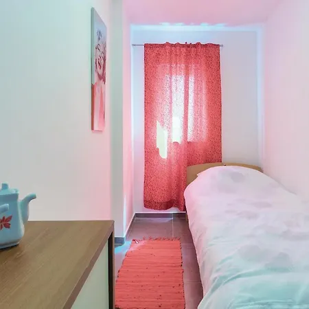 2 Bedroom In Novigrad Novigrad Istria