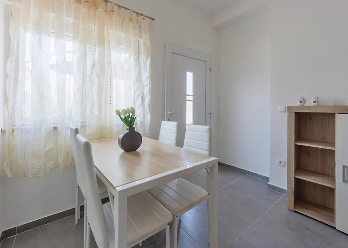 דירה 2 Bedroom In Novigrad Novigrad Istria